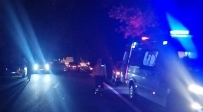Oğuzda avtomobil piyadanı vurdu - FOTO