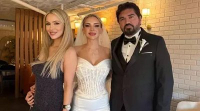 Tanınmış aparıcı özündən 20 yaş kiçik xanımla evləndi - FOTO