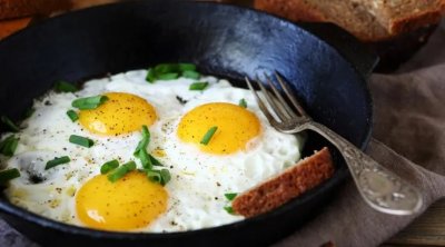 Yağ əvəzinə bunu etsəniz, yumurta qızartması ideal alınacaq