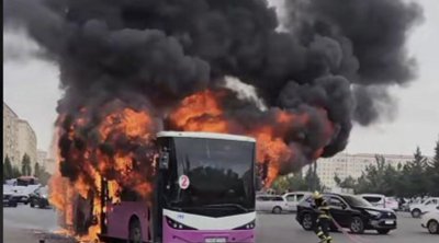 Sumqayıtda avtobus yanır – VİDEO