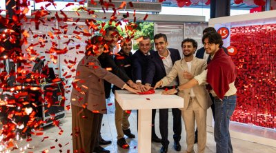 “Kontakt” Gürcüstanın ən böyük mall-larından birində mağaza açdı - FOTO