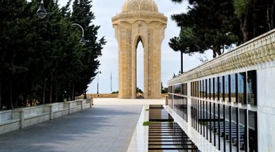 İtaliya Prezidenti Bakıda şəhidlərin xatirəsini andı