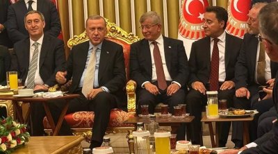 TBMM-də rezonans doğuran FOTOLAR - İllər sonra yanaşı oturdular