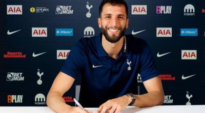 "Tottenhem" Bentankurla müqaviləni UZATDI