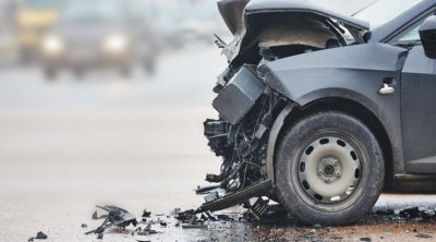 Şəmkirdə idarəetmədən çıxan avtomobil aşdı, xəsarət alanlar var