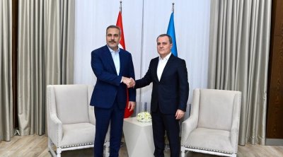 Ceyhun Bayramov Hakan Fidanla regional məsələləri MÜZAKİRƏ ETDİ