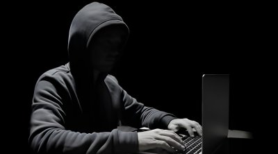 Rəisi rüsvayedici fotolarla şantaj edən şəxsdən XƏBƏR VAR