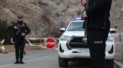 Polis Xankəndidə əməliyyat keçirdi – Bu şəxslərdən avtomat, tapança götürüldü – FOTO