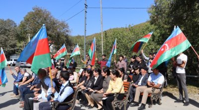 Vəngli kəndində 28 ailəyə evlərinin açarları təqdim olundu - FOTO