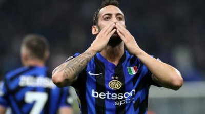 Hakan Çalhanoğlu karyerasını Türkiyədə davam etdirə bilər
