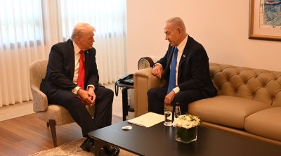 Netanyahu Trampa qızıl göyərçin hədiyyə etdi – FOTO