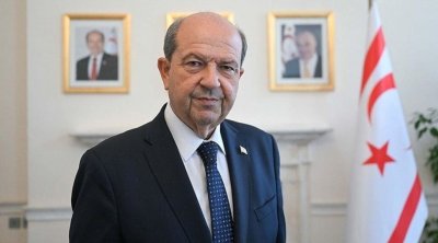 Ersin Tatar prezident seçkilərində qalib gələn rəqibini təbrik etdi