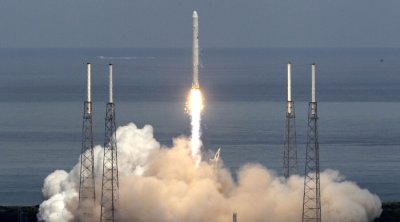 SpaceX 56 Starlink peykini orbitə buraxdı - VİDEO