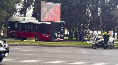 “Sürücünün halı qəfil pisləşib, avtobusu dayandıra bilməyib” – RƏSMİ AÇIQLAMA