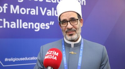 Qazaxıstanlı rektor: “Dini təhsildə süni intellektdən istifadə vacibdir”