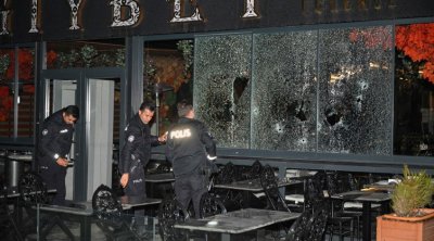 Ankarada 2 silahlı şəxs əyləncə məkanına hücum etdi - FOTO