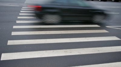 Salyanda avtomobil baba və nəvəni vurdu