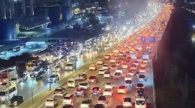 Bakının 14 küçə və prospektində TIXAC VAR