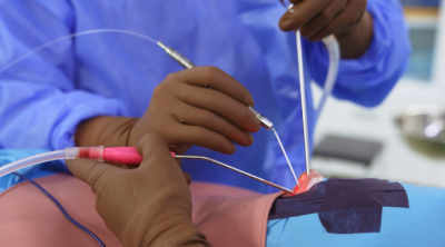 Daha iki qadın eyni həkimdən şikayətçidir - VİDEO