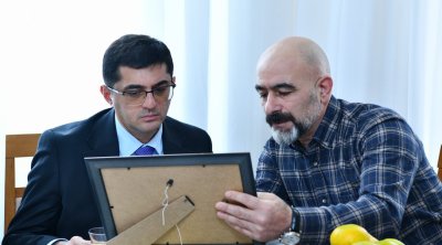 ADNSU rəhbərliyi Zəfər Günü ərəfəsində şəhid məzunların ailələrini ZİYARƏT ETDİ – FOTO