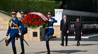 İlham Əliyev və Mehriban Əliyeva Şəhidlər xiyabanını ziyarət etdilər – FOTO