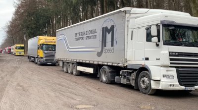 Litva Belarusda yük maşınlarının dayanması səbəbindən yaranan zərərlərə görə kompensasiya TƏLƏB EDİR