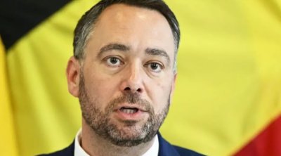 Belçika XİN rəhbərinin təyyarəsi təcili eniş etdi