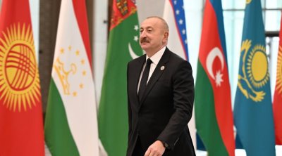 İlham Əliyev Daşkənddəki Konqres Mərkəzinə gəldi - FOTO