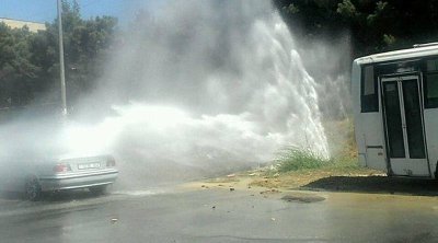 Nizami rayonunda su borusunda partladı - VİDEO