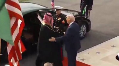 Tramp Ağ Evdə Səudiyyə Ərəbistanının vəliəhdini QƏBUL EDİR - VİDEO