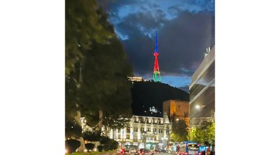 Tbilisidəki televiziya qülləsi Azərbaycan Bayrağının rəngləri ilə İŞIQLANDIRILDI