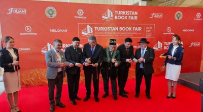 Azərbaycan Nəşriyyatları Assosiasiyası Türküstan Kitab Sərgisində iştirak edir – FOTO