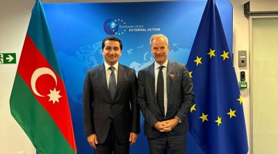 Hikmət Hacıyev Aİ rəsmiləri ilə görüşdü – FOTO