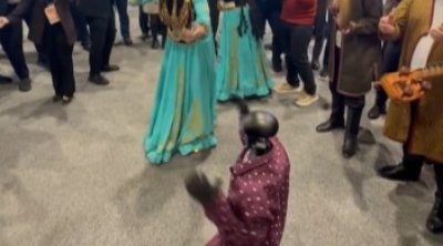 Sərgidə nümayiş etdirilən robotun görüntüləri GÜNDƏM OLDU - VİDEO