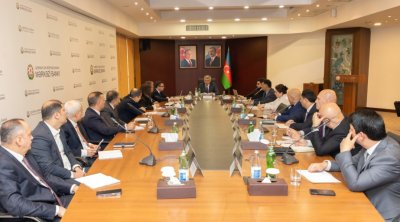 Azərbaycanda maliyyələşmə imkanlarının genişləndirilməsi MÜZAKİRƏ OLUNDU