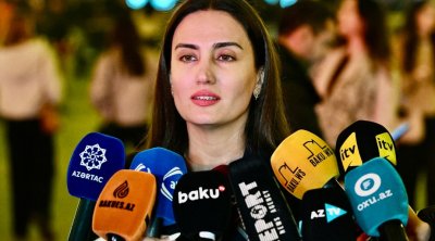 Bakı bulvarının Yeni il yarmarkasında ilk dəfə buz meydançası təşkil olunub