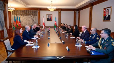 Azərbaycan və Böyük Britaniya arasında hərbi əməkdaşlıq məsələləri müzakirə edildi - FOTO/VİDEO