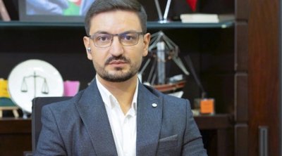 Bakıda vəkilə hücum edib xəsarət yetirdilər - FOTO