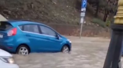 Bakının mərkəzində yağış suları GÖLMƏÇƏ YARATDI – VİDEO