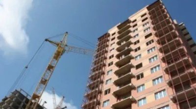 Bakıda usta tikintidən yıxılaraq öldü