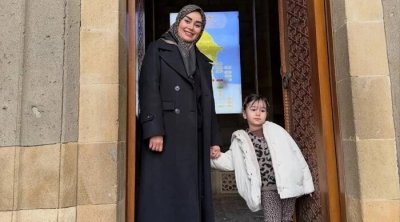 63 yaşlı nazirin 30 yaşlı xanımı Bakıda – FOTO