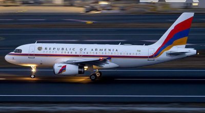 Paşinyanın təyyarəsi Moskvaya enə bilmədi - Dron hücumu hava məkanını bağladı – FOTO