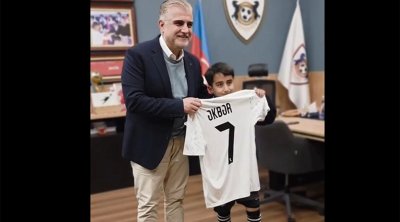 Əkbər ən böyük arzusuna çatdı - VİDEO