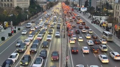 Paytaxtın bəzi yollarında sıxlıq var - FOTO