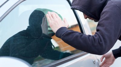 Biləsuvarda avtomobil qaçıran şəxslər SAXLANILDI