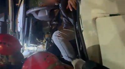 Lökbatanda ağır QƏZA: Sürücü belə xilas edildi – VİDEO