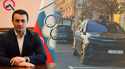 Fərid Mansurov maşını əks istiqamətdə saxladı - Video