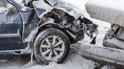 Hacıkənddə yolun buz bağlaması qəzaya səbəb oldu