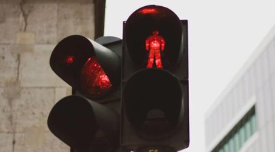 63 yaşlı qadını maşın vurub öldürdü