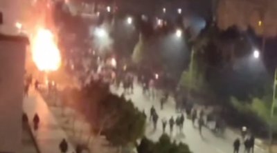 İranda GƏRGİNLİK ARTIR - Etirazçılar SEPAH-a məxsus texnikaları yandırdılar &ndash; VİDEO